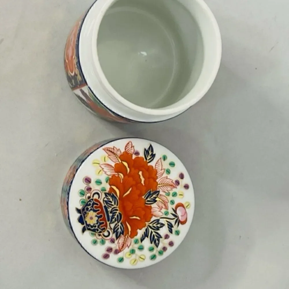 Vintage Japan Toyo porcelain lidded spice trinket jar Red Floral Blue Green Exce